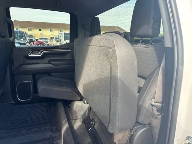 Used 2022 SUMMIT WHITE GMC Elevation image 33
