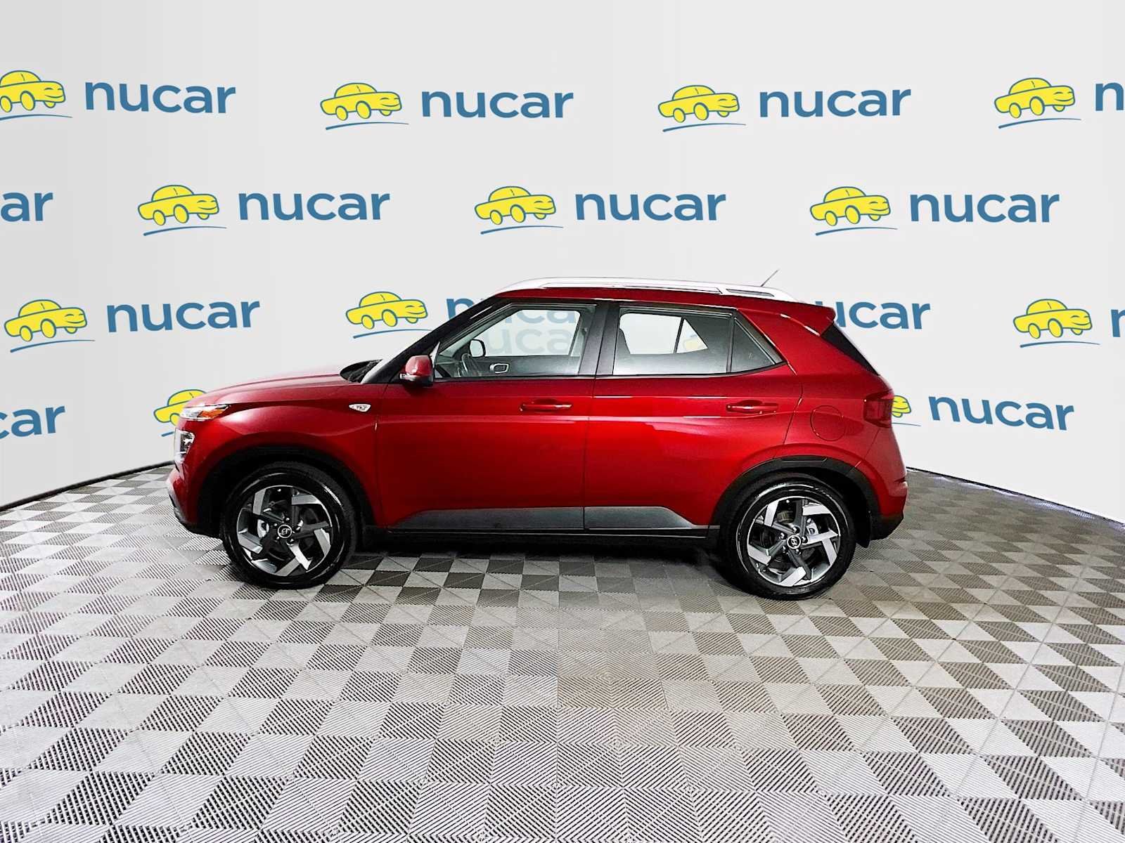 Used 2024 Ultimate Red Hyundai SEL image 4