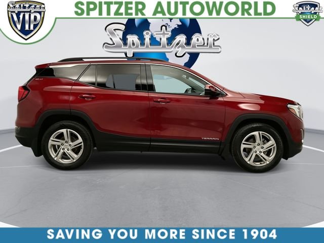 Used 2018 Red GMC SLE image 11
