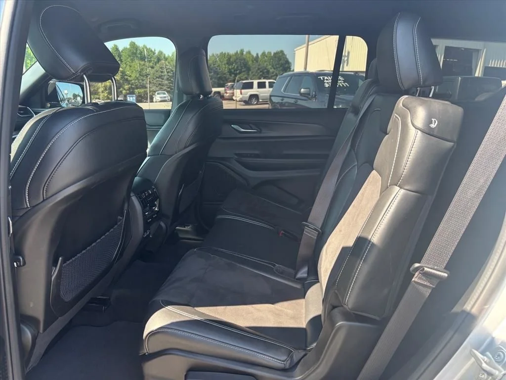 Used 2024 Silver Jeep Altitude image 12