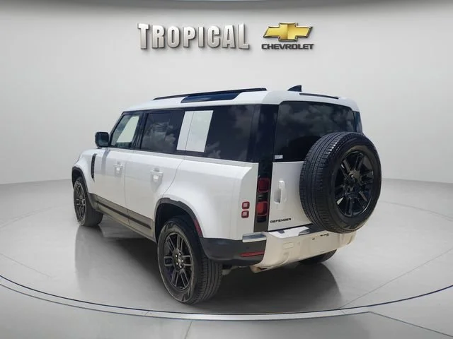 Used 2025 White Land Rover S image 2