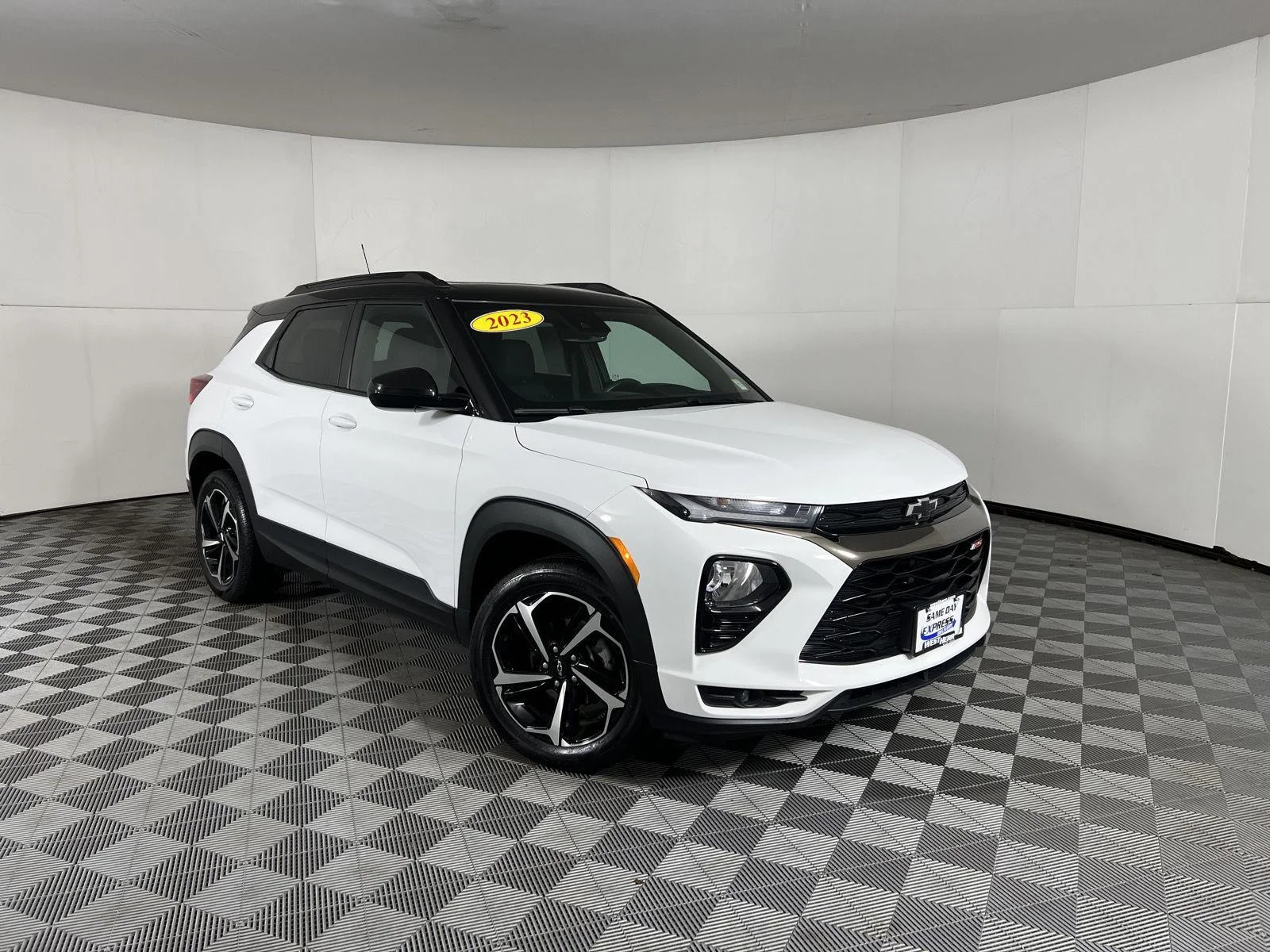 Used 2023 Summit White Chevrolet RS image 5