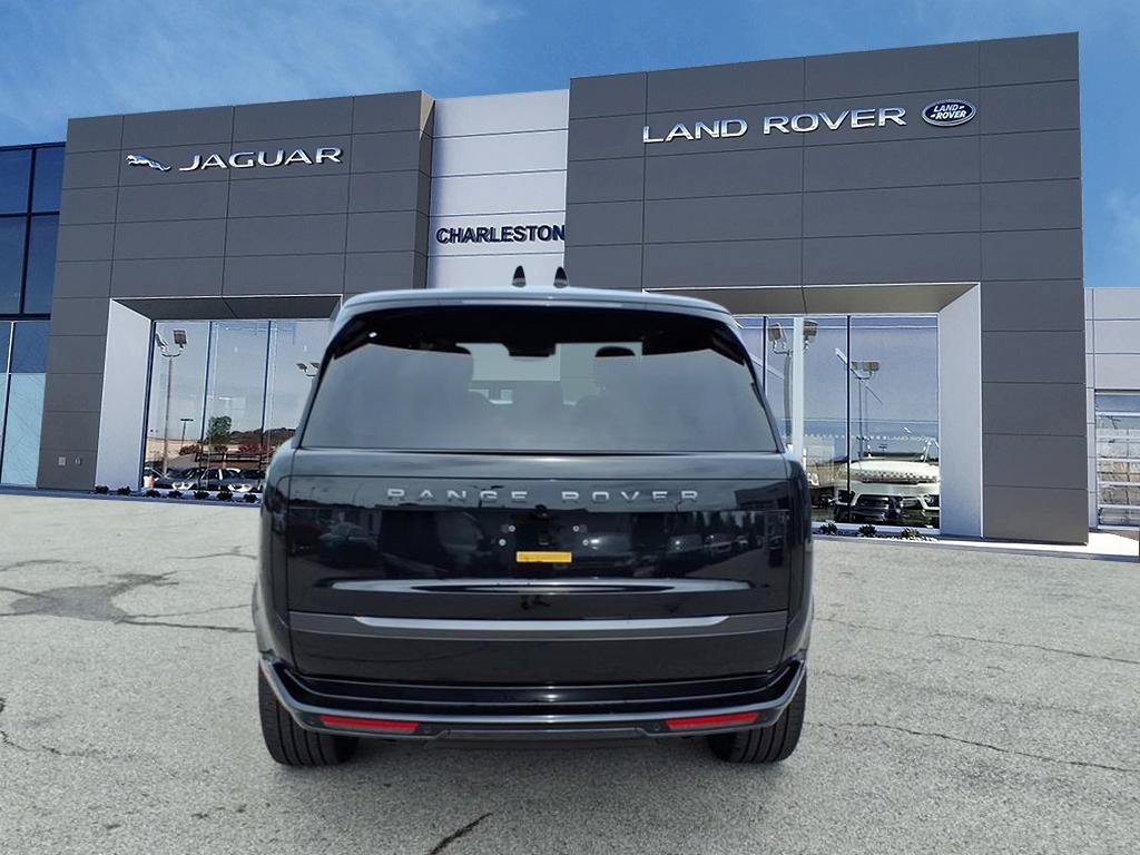New 2026 Santorini Black Land Rover SE image 4