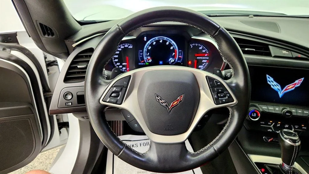 Used 2015 Arctic White Chevrolet 2dr Stingray Coupe w/1LT w/ 8-Speed Auto image 13
