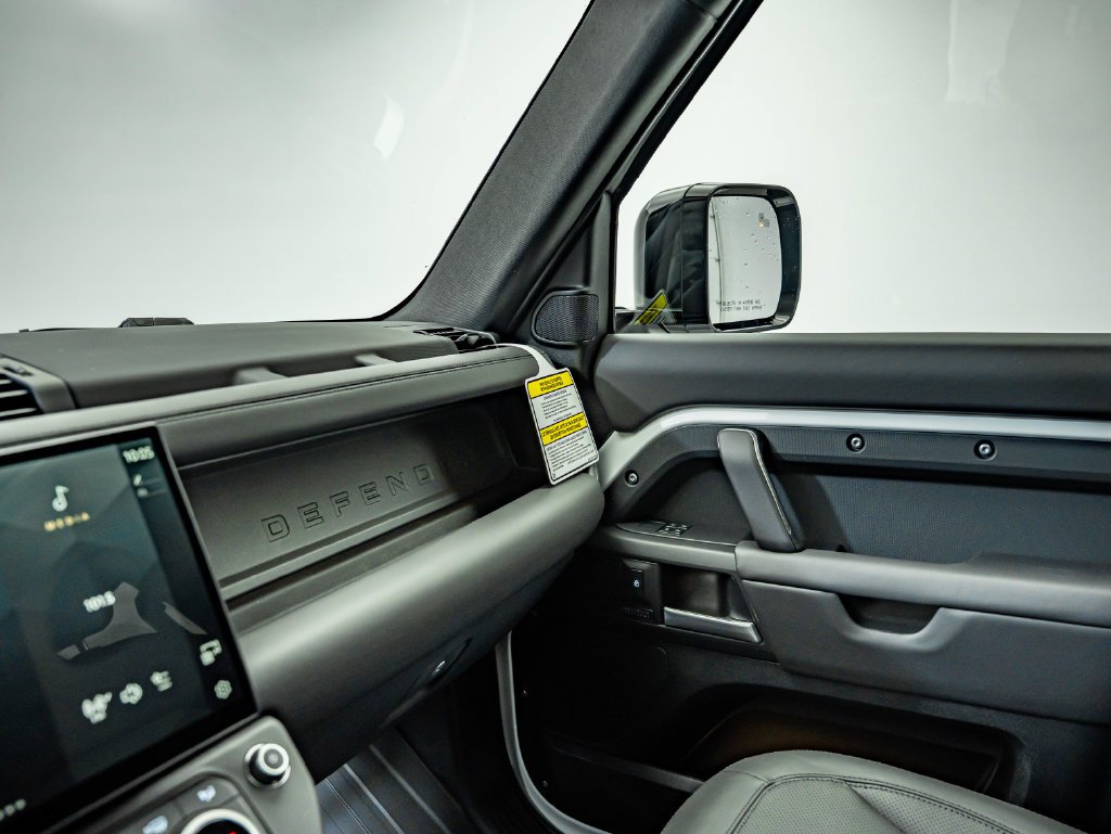 New 2026 Fuji White Land Rover X-Dynamic SE image 29