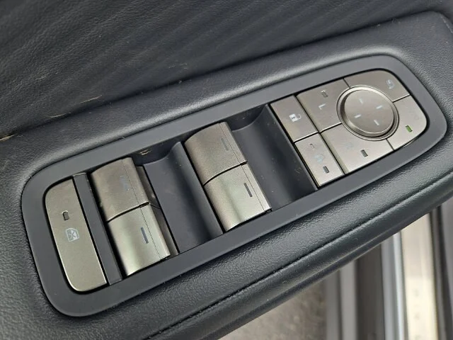 New 2026 Iridium Lexus PREMIUM image 9