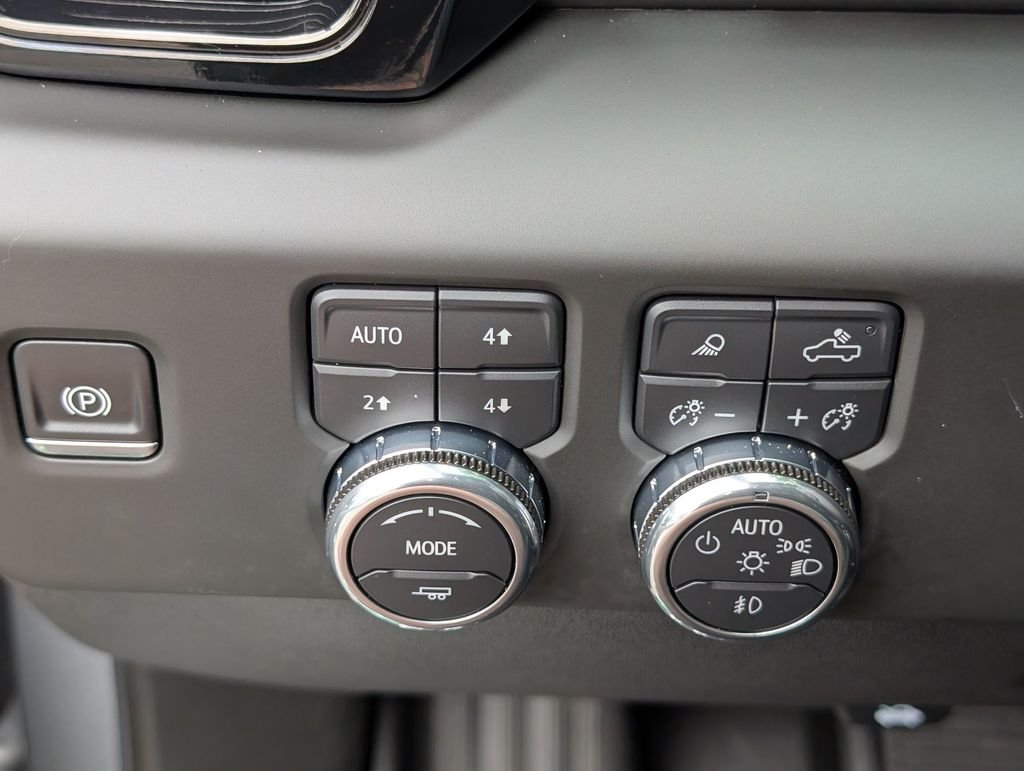 Used 2026 Silver GMC AT4 image 19