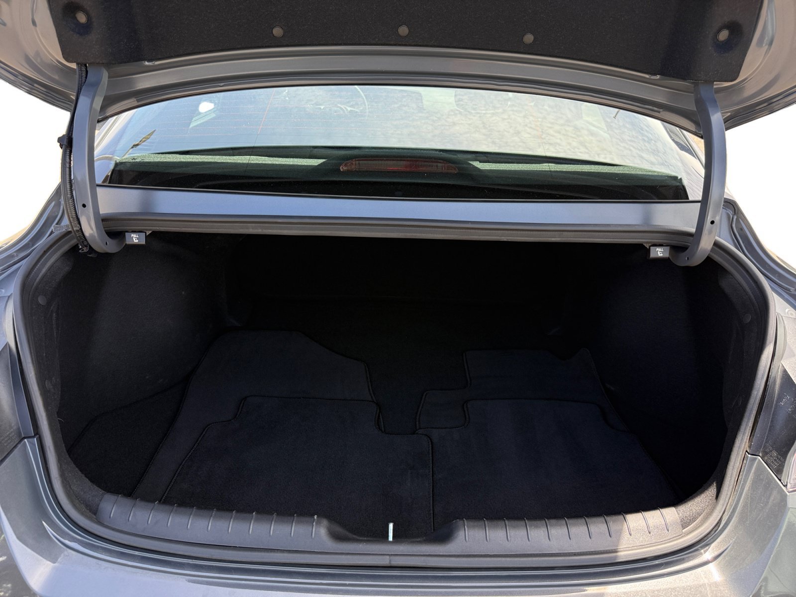 Certified Used 2025 Ecotronic Gray Hyundai SEL Sport image 17