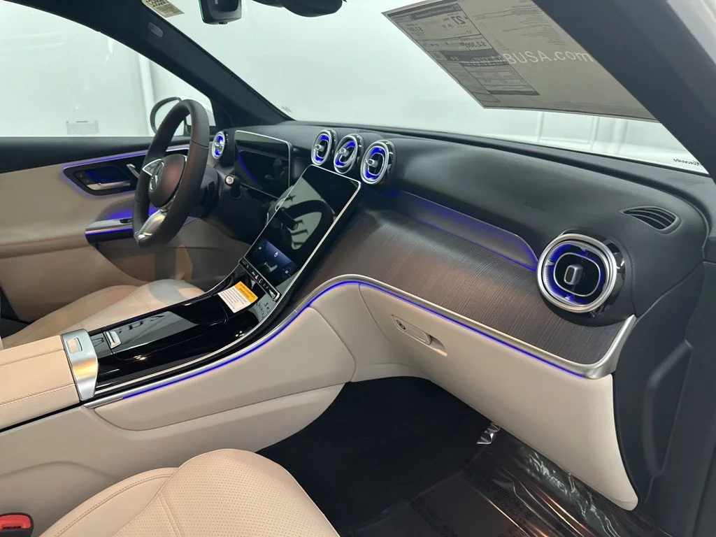 Used 2026 White Mercedes-Benz GLC 300 image 27