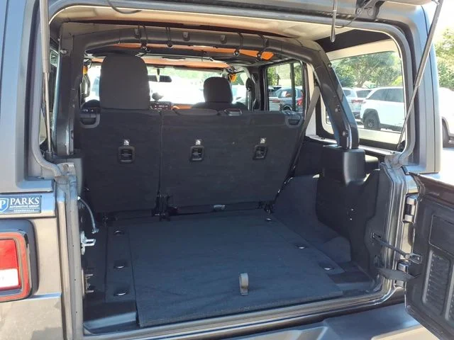 Used 2018 Gray Jeep Unlimited Sahara image 30