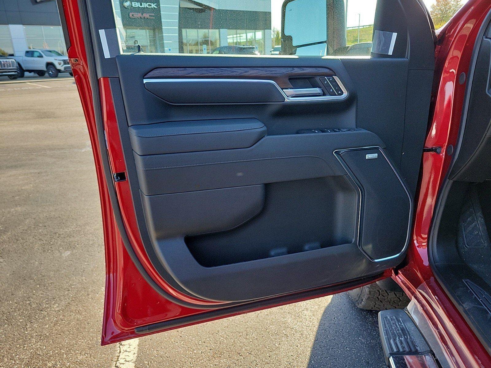 2026 GMC Sierra 2500HD SLT - Photo 18