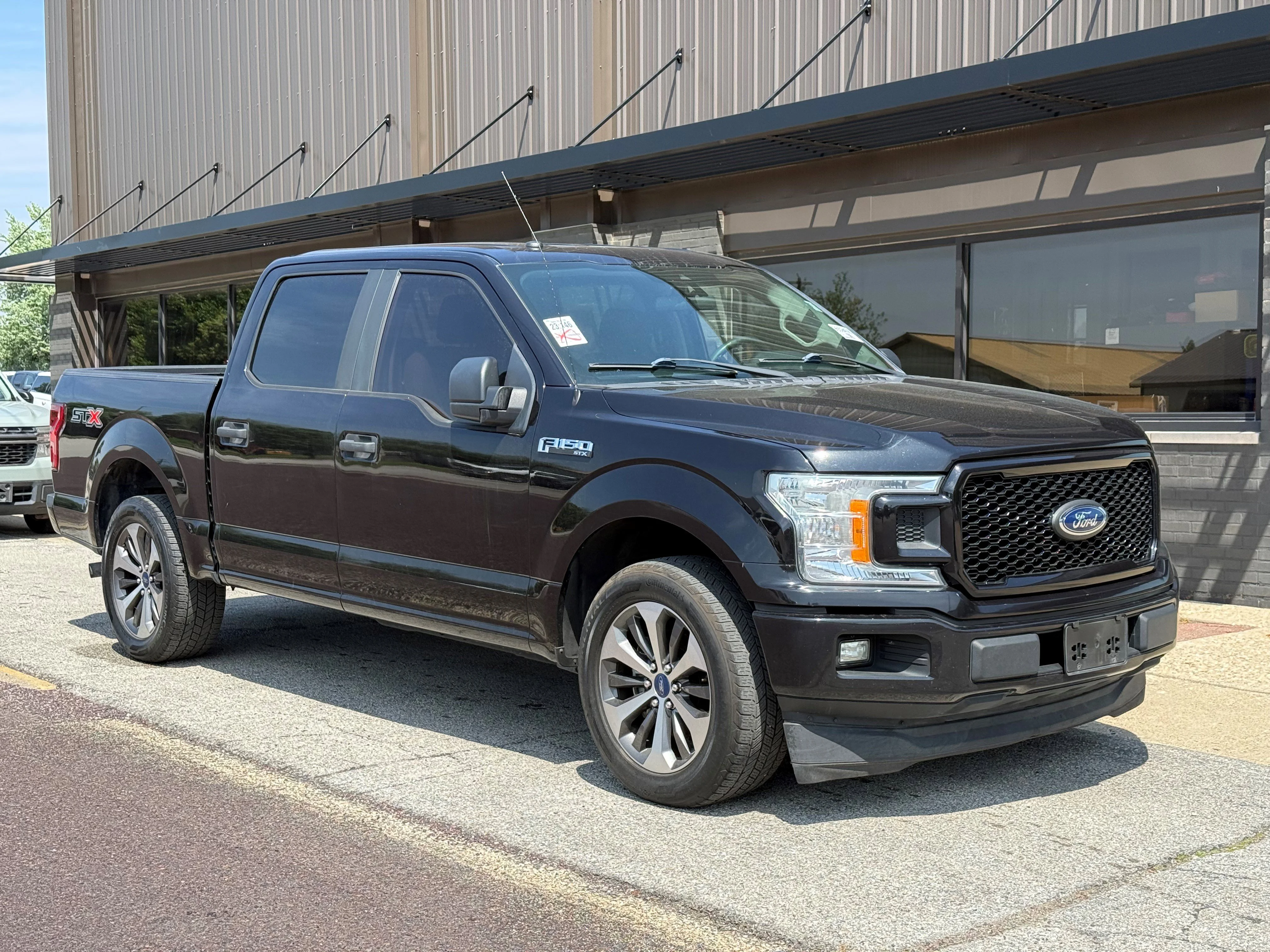 Used 2019 Agate Black Metallic Ford XL image 3