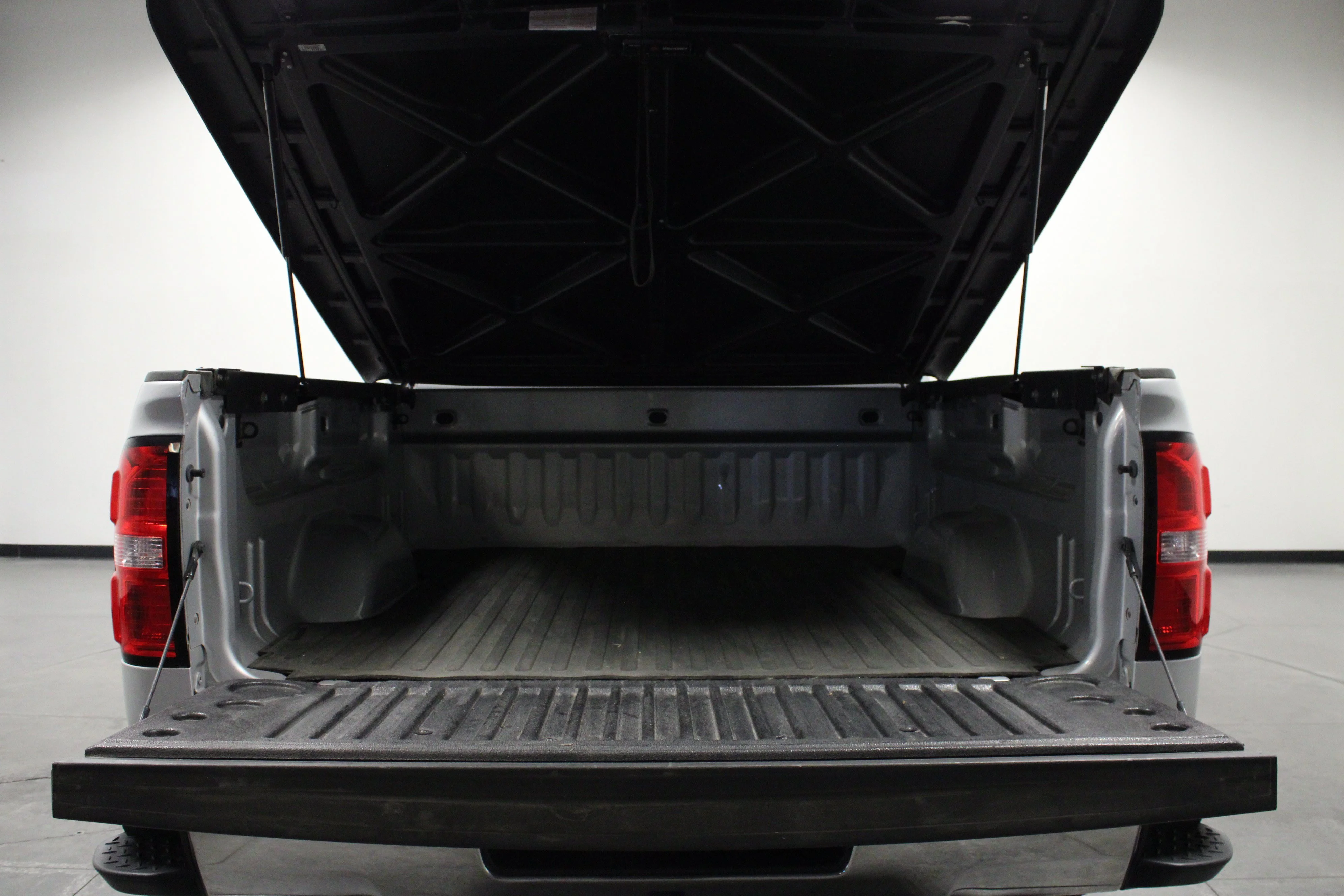 Used 2018 QUICKSILVER METALLIC GMC SLE image 14