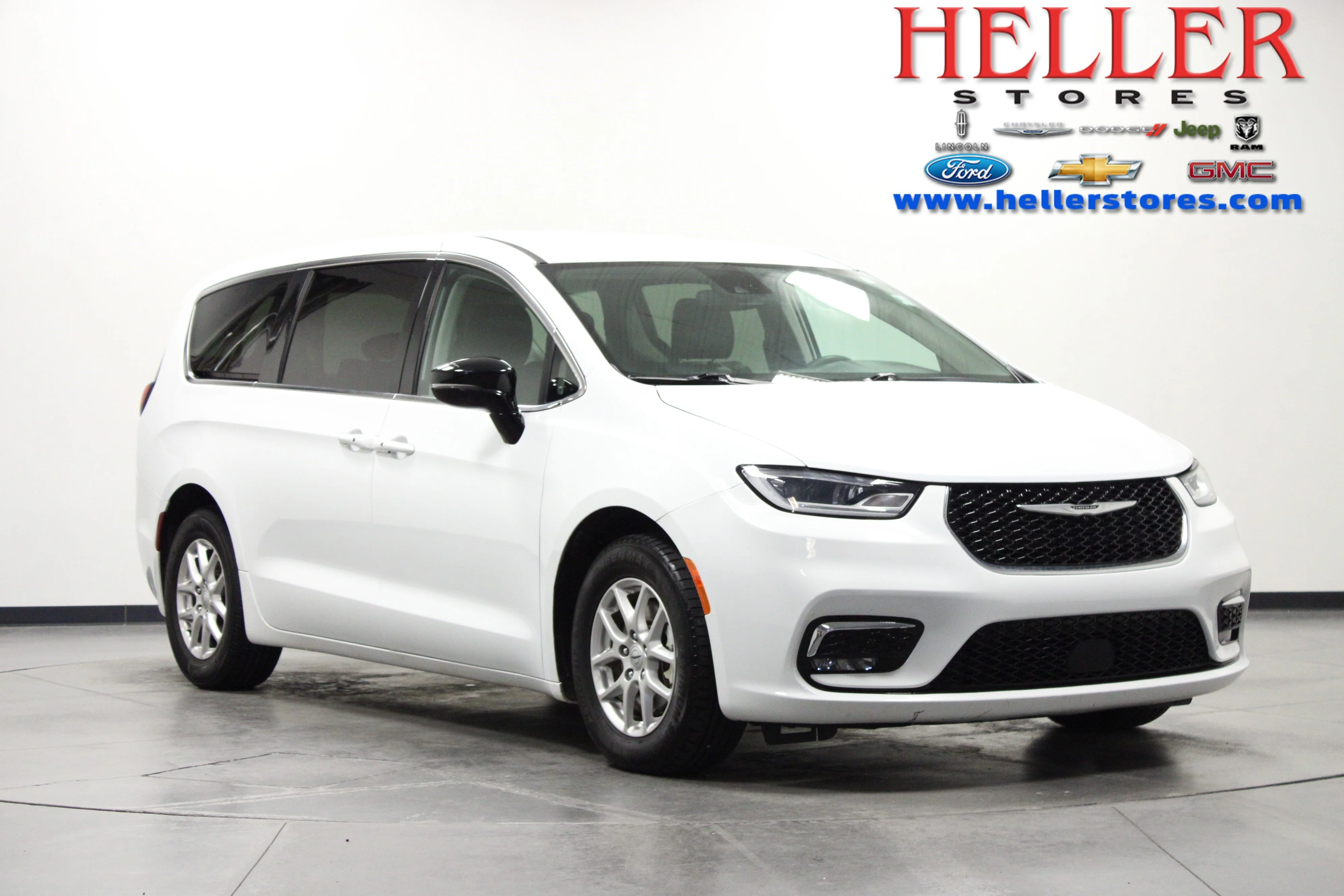 Used 2024 Bright White Clearcoat Chrysler Touring L image 1