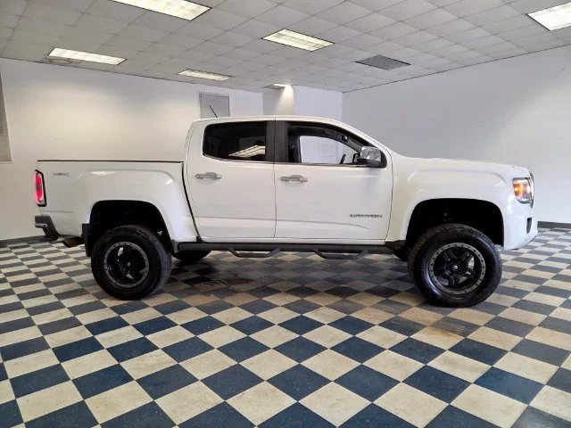 Used 2016 SUMMIT WHITE GMC 4WD SLT image 9
