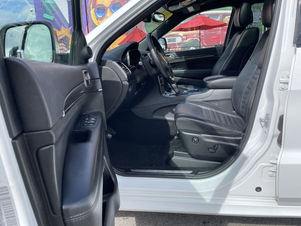 Certified Used 2019 White Jeep Limited X image 14