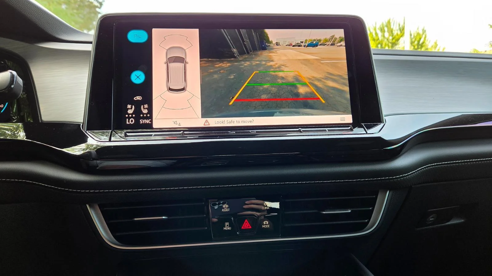 2026 Volkswagen Atlas Cross Sport SE w/Tech - Photo 33