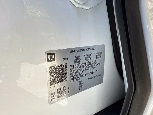 Used 2026 Summit White GMC AT4 Ultimate image 17