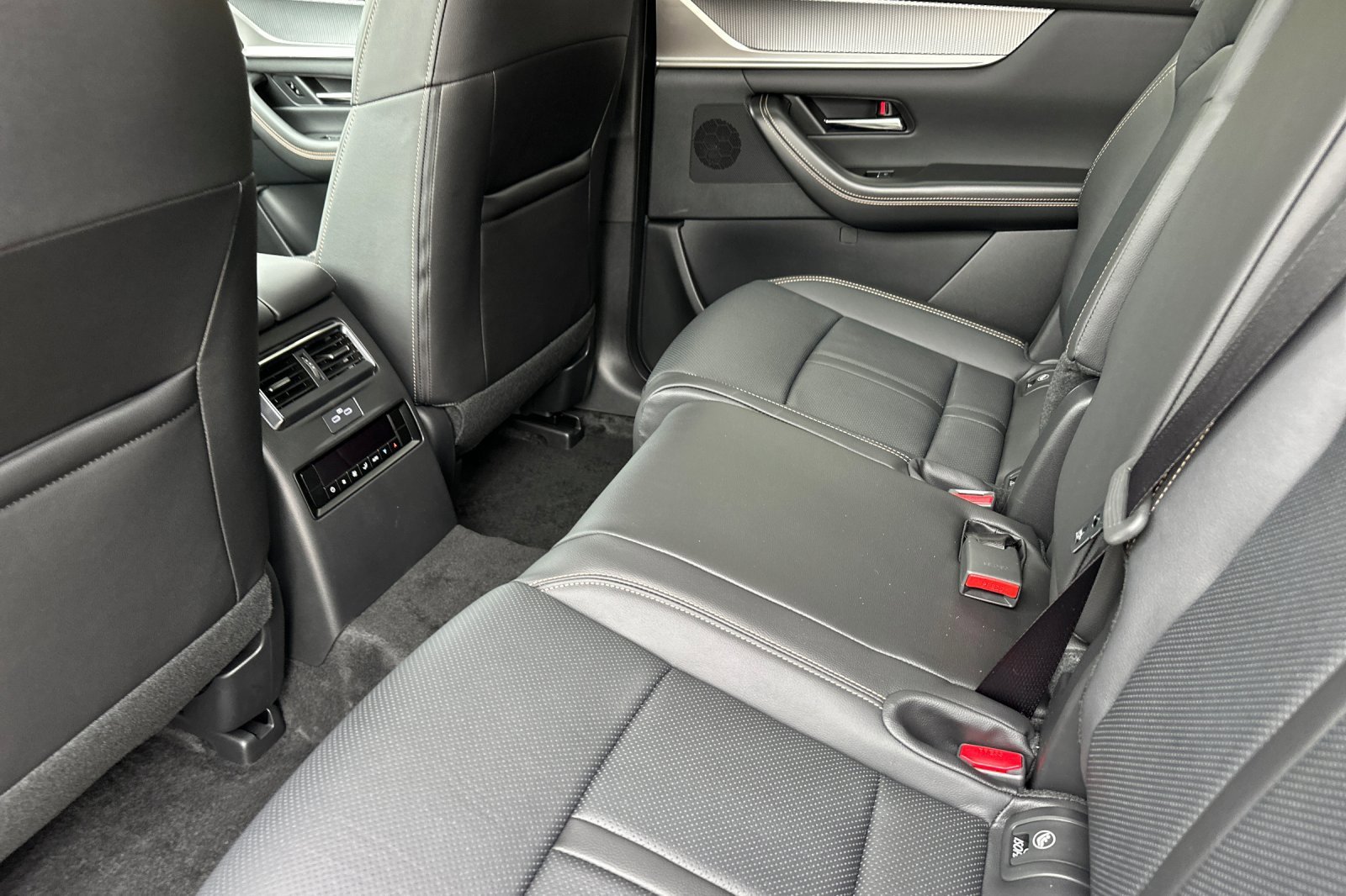 2025 Mazda CX-70 Premium Package - Photo 13