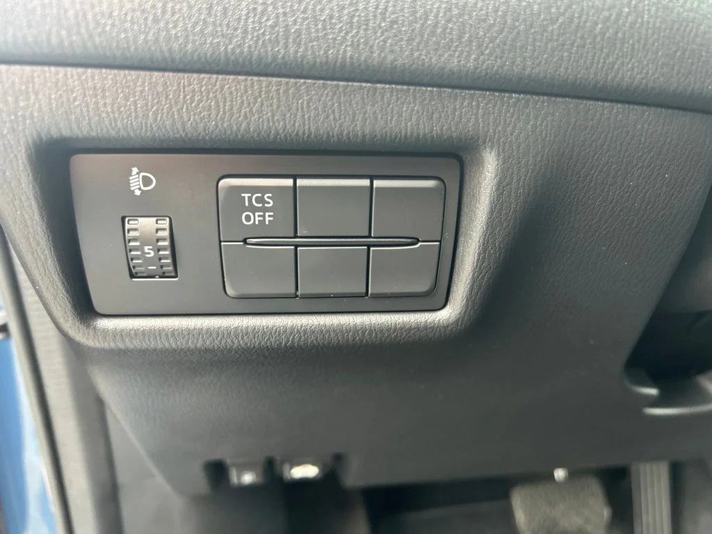 Used 2018 Blue Mazda Sport image 11
