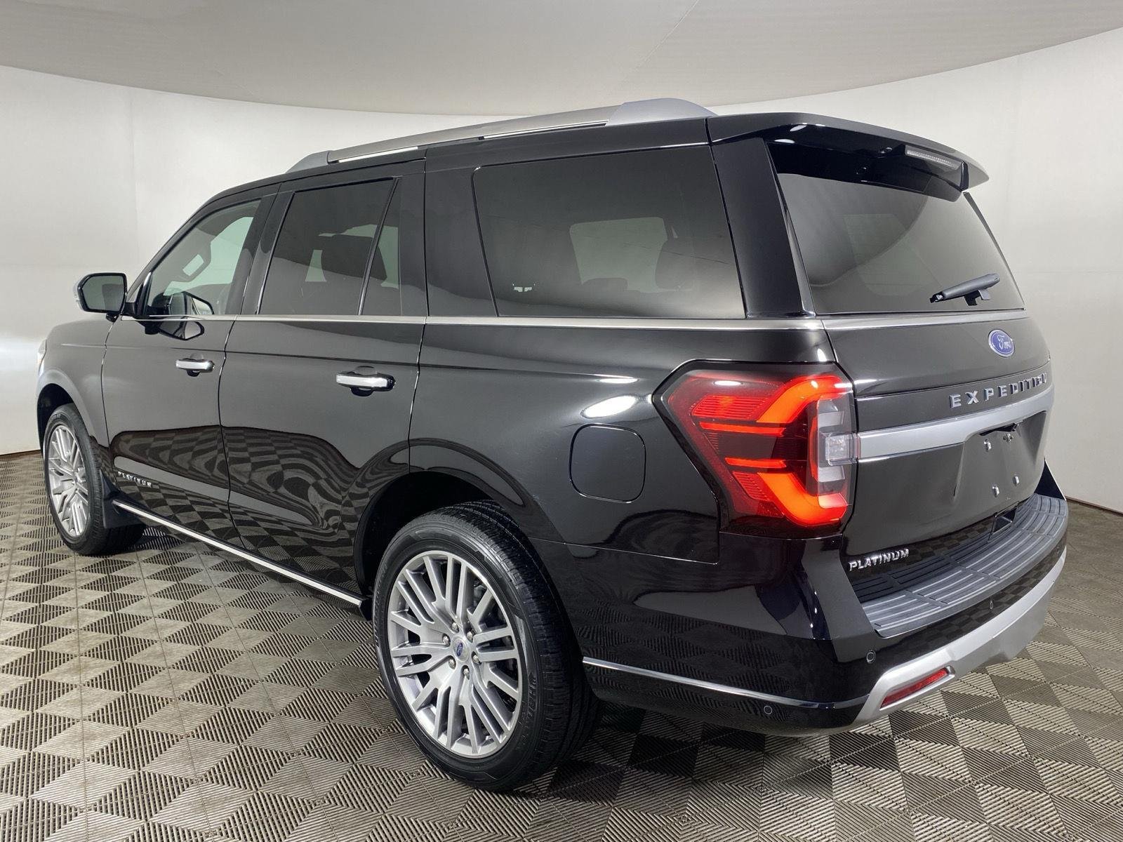 Used 2022 Agate Black Ford Platinum image 5