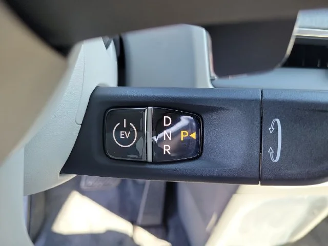 New 2026 Glacial White Pearl Kia Land AWD image 34