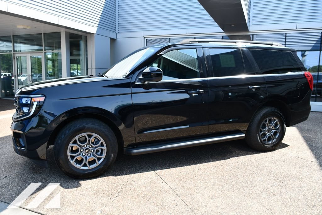2025 Ford Expedition Active - Photo 2