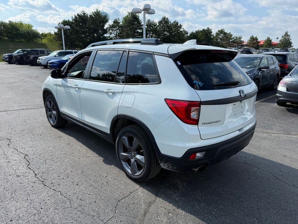 Certified Used 2019 White Diamond Pearl Honda Touring image 2