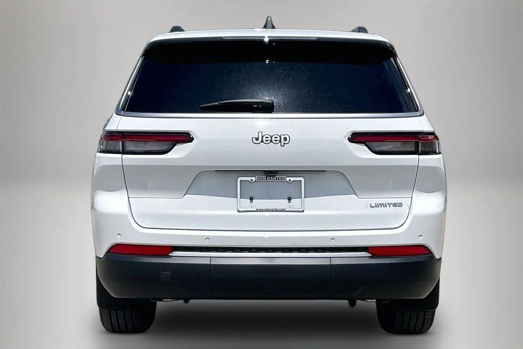 New 2026 Bright White Clear-Coat Exterior Paint Jeep Limited image 3
