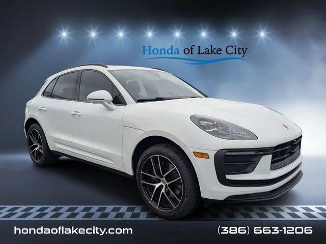 2023 Porsche Macan T's photo
