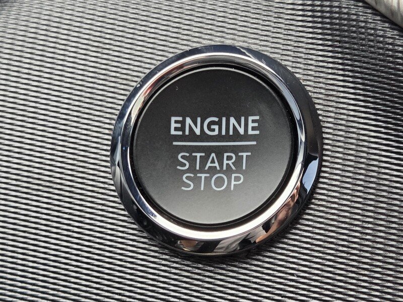 Used 2025 White Metallic FORD ST 4WD image 32