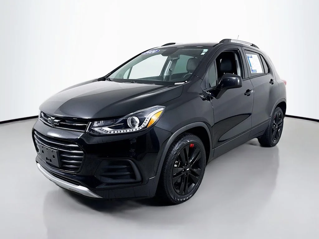 Used 2020  Chevrolet LT image 3