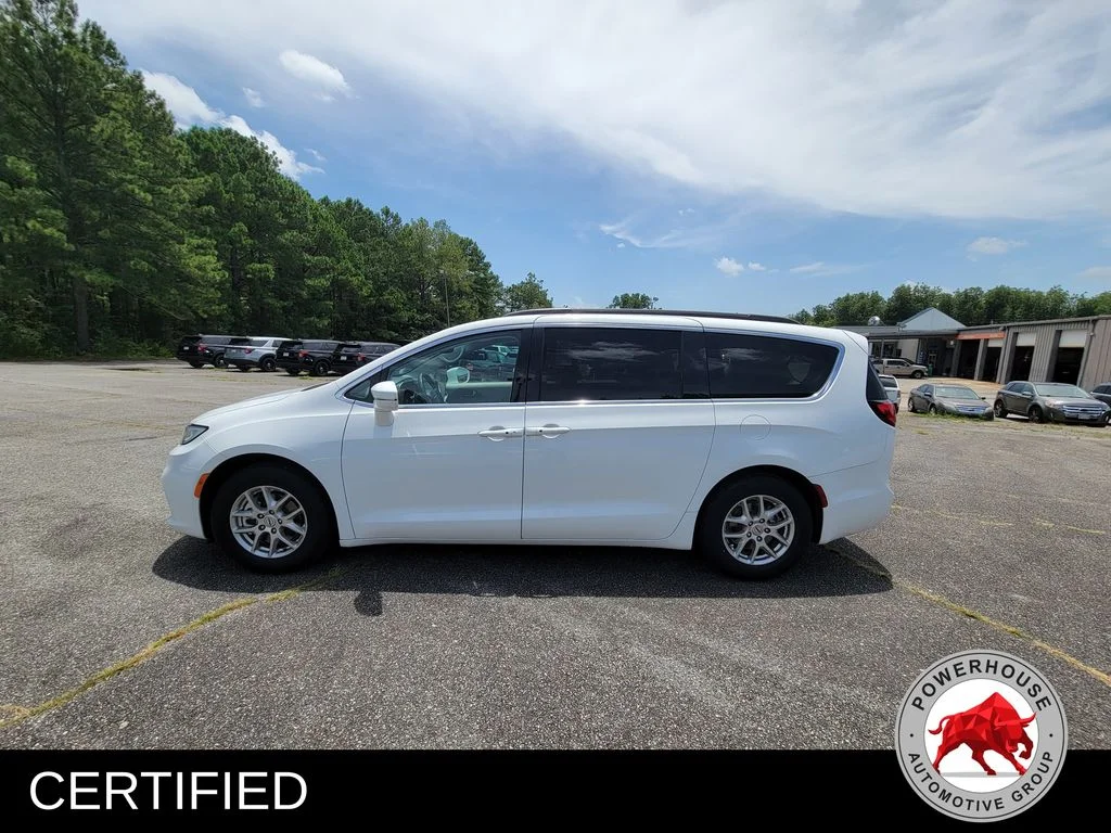 Used 2022 White Chrysler Touring L image 2