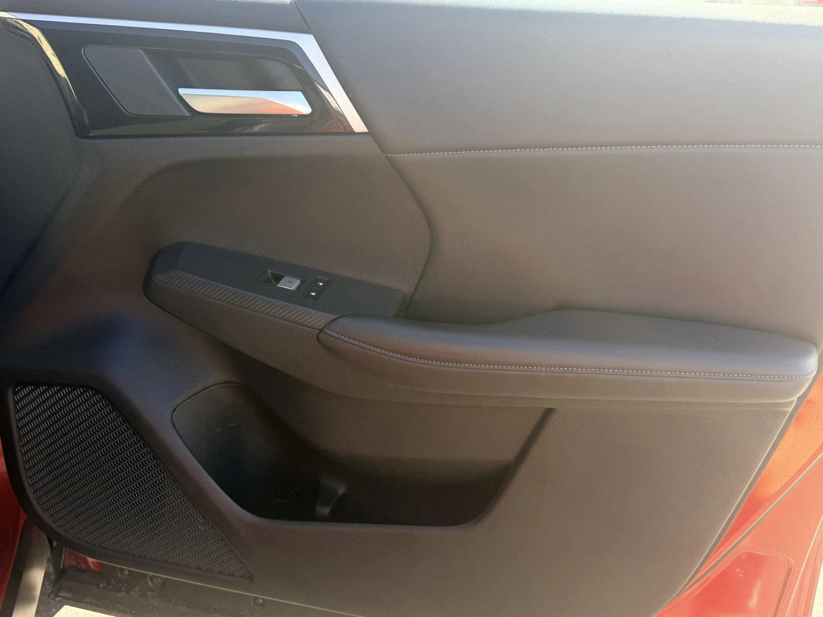 Used 2024  Mitsubishi SE image 9