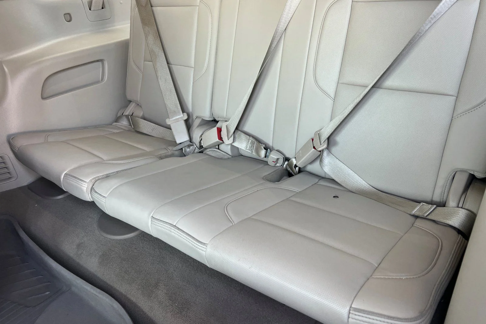 Used 2019 Black GMC Denali image 16