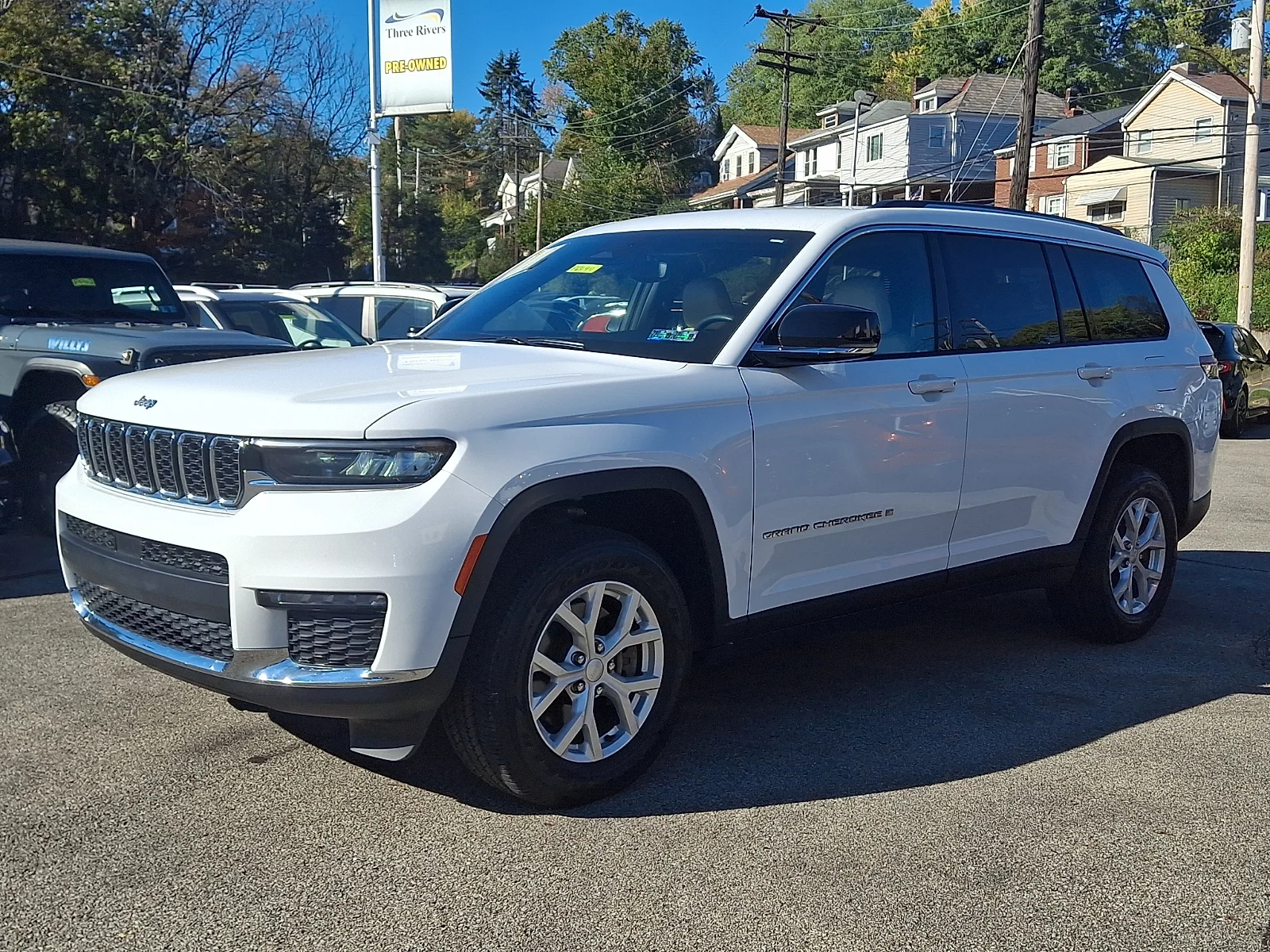 Used 2023 White Jeep Limited image 5