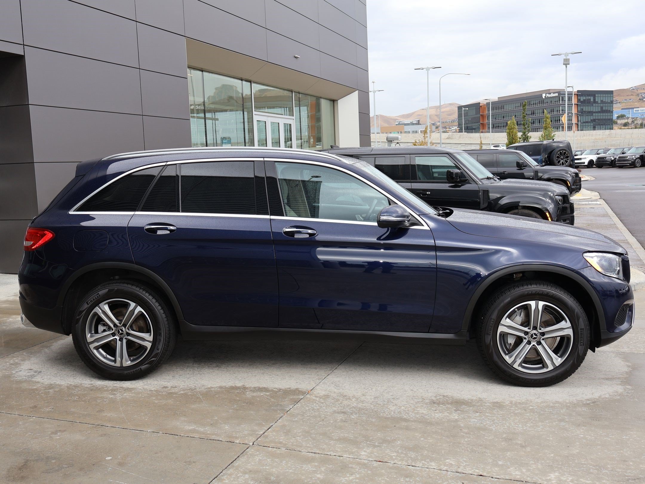 Used 2019 Blue Mercedes-Benz GLC 300 image 4