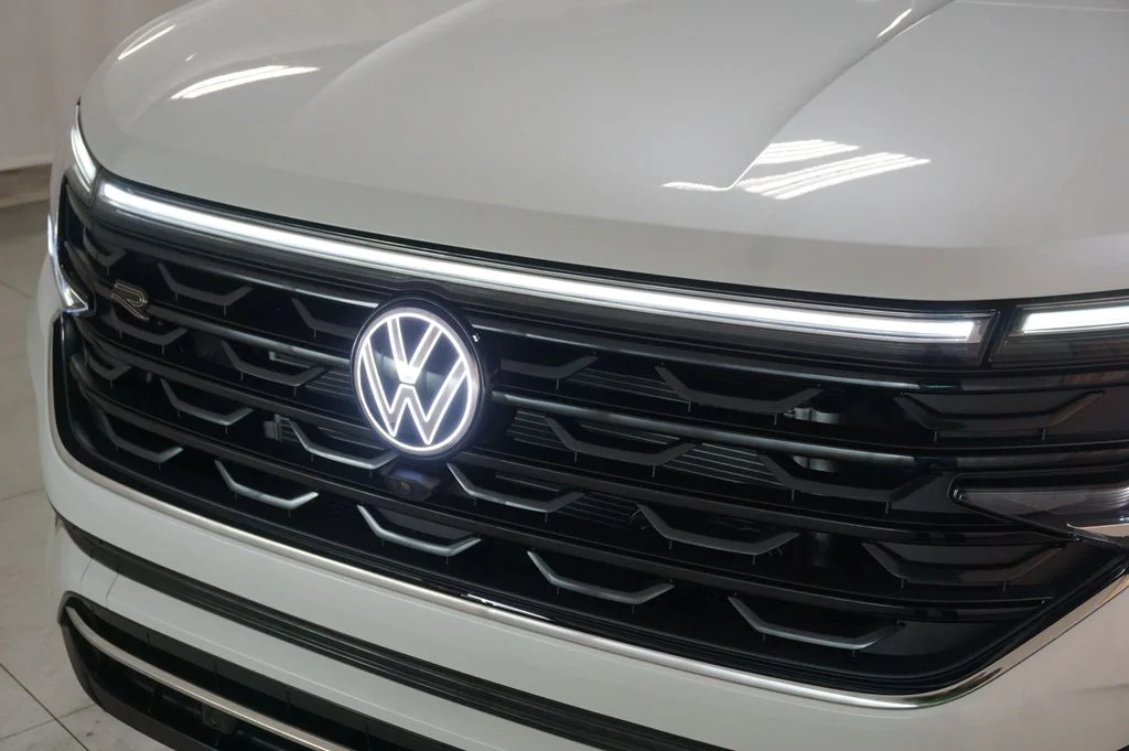 New 2026 Opal White Volkswagen 2.0T SEL Premium R-Line image 39
