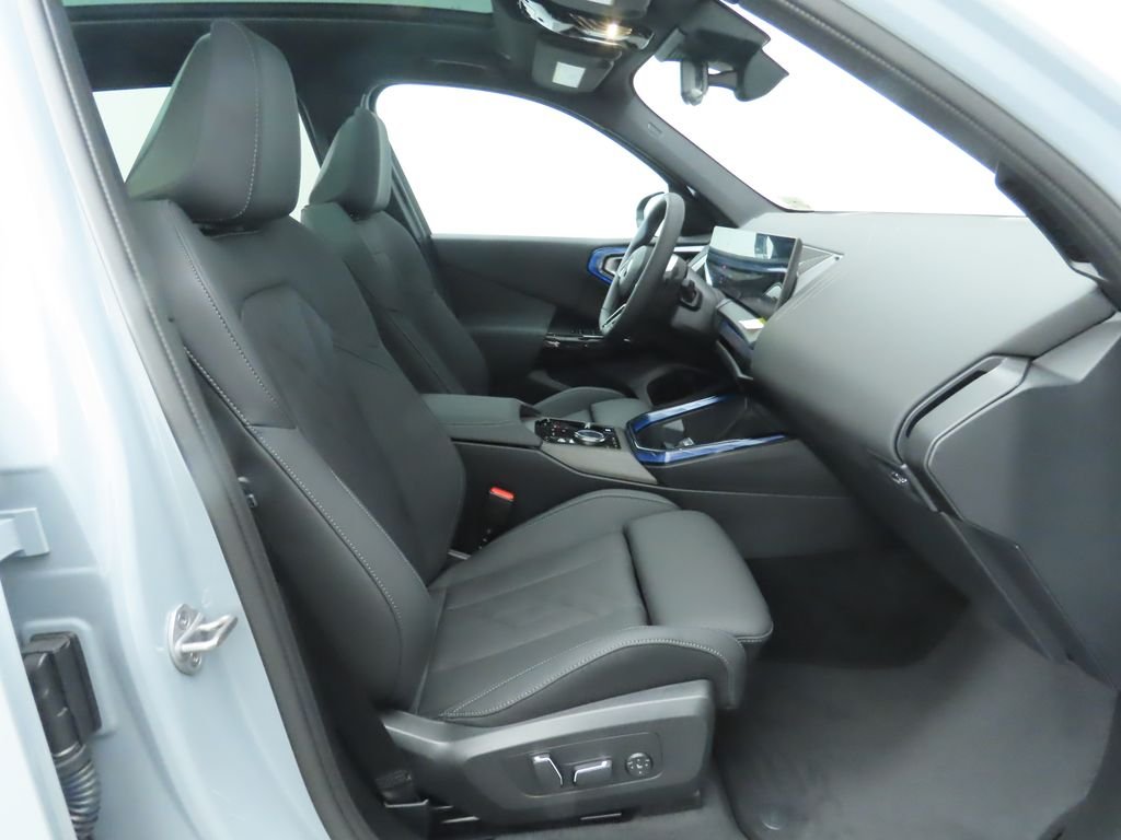 2026 BMW X3 30 - Photo 21