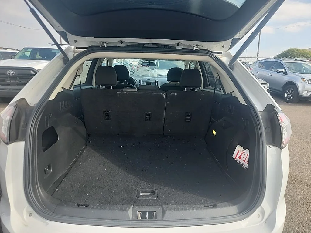 Used 2015 White Ford SE image 18