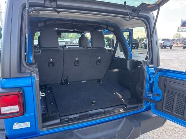 Used 2024  Jeep Sport S image 17