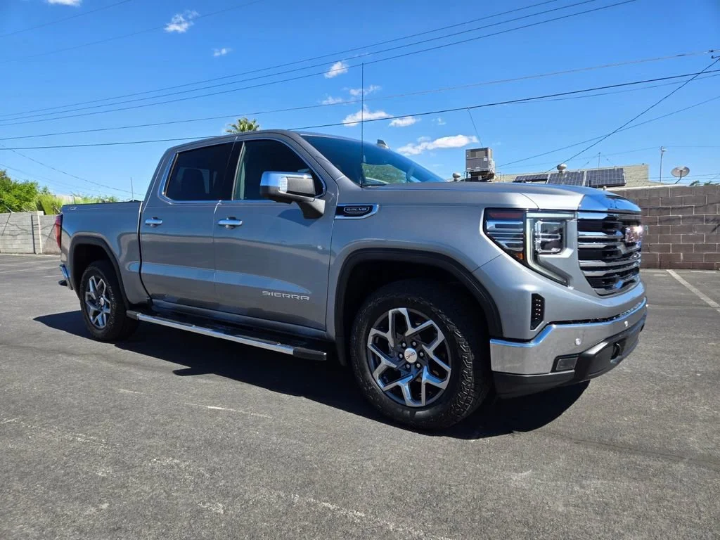 2024 GMC Sierra 4WD Crew Cab Short Box SLT's photo