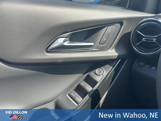 2027 Chevrolet Equinox LT - Photo 12