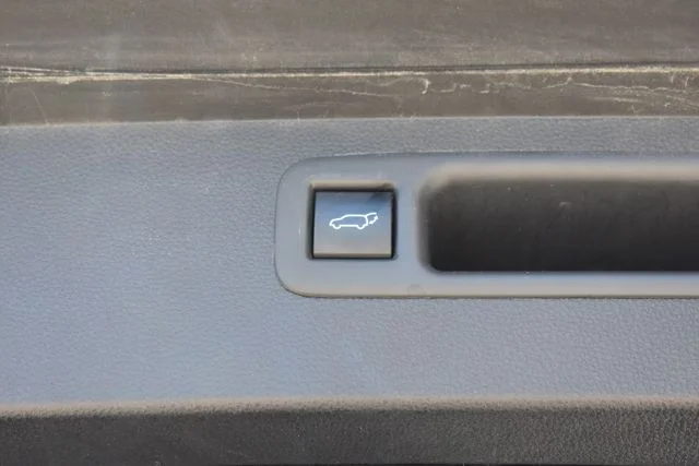 Used 2020 Blue Toyota XLE image 18