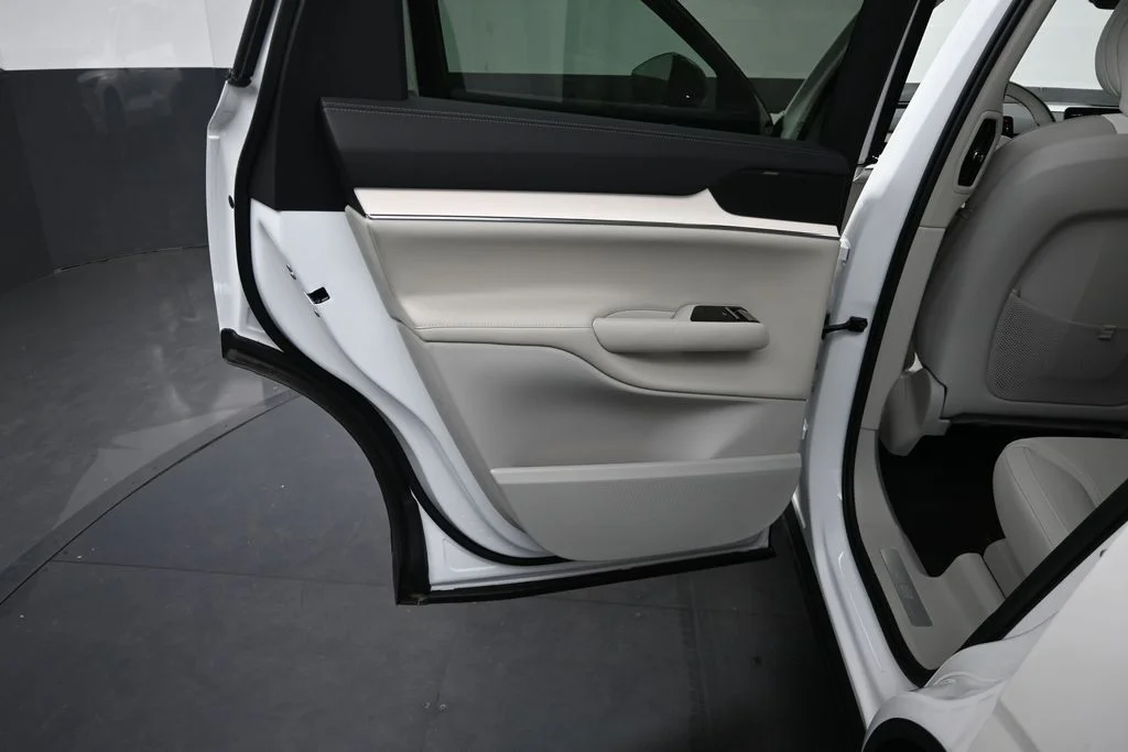 New 2026 Crystal White Volvo Twin Motor Plus image 12