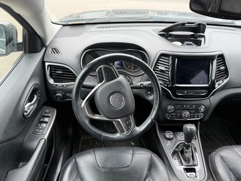 Used 2019 Gray Jeep Limited image 16