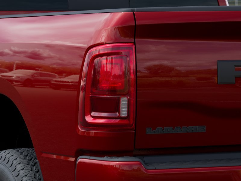 New 2026 Molten Red Pearl-Coat Exterior Paint RAM Laramie image 36