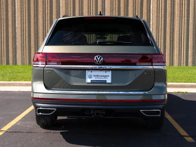 Used 2026 Green Volkswagen 2.0T SE w/Technology image 7