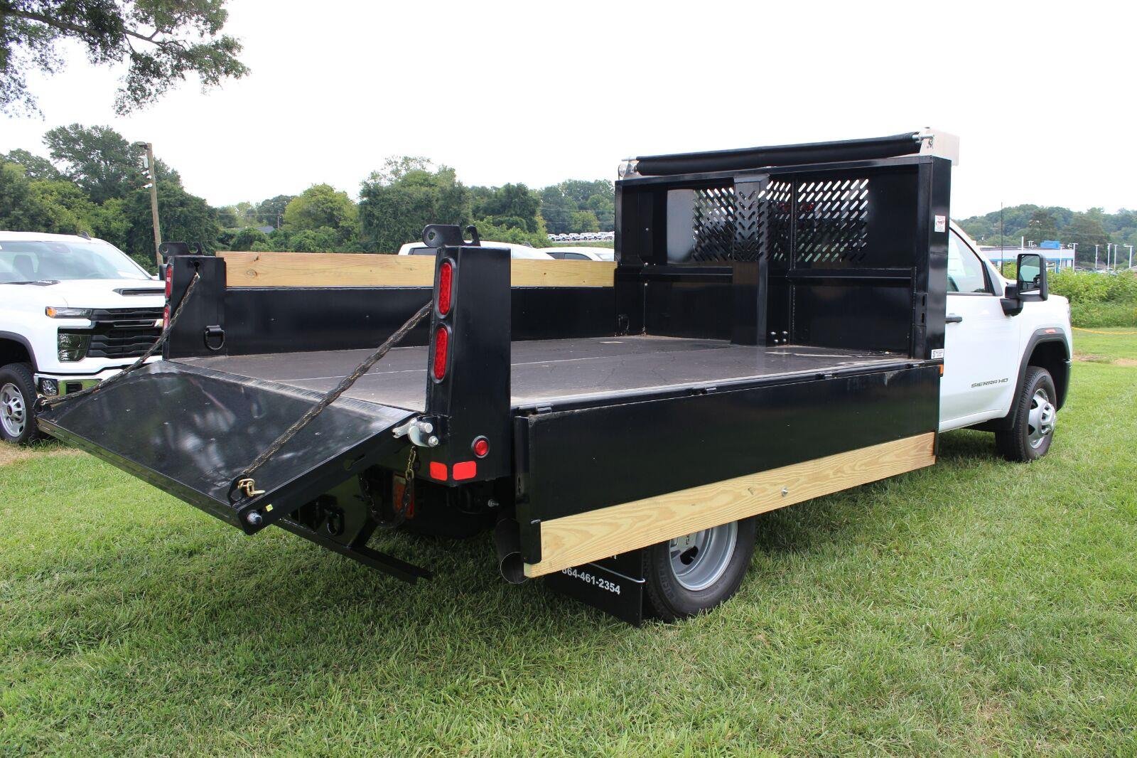 New 2026 Summit White GMC Pro image 4