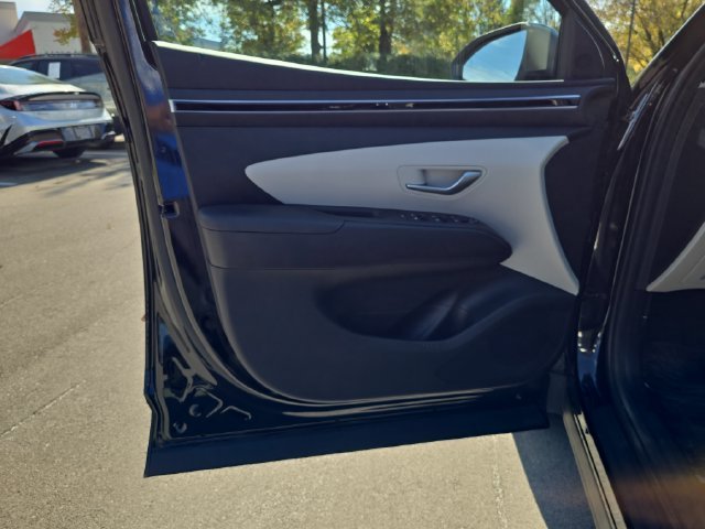 Used 2024 Black Hyundai SEL image 12